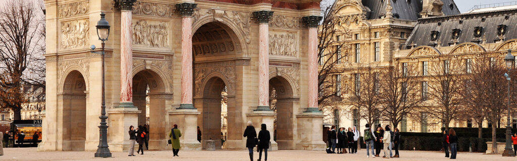 View of the Arc de Triomphe on a bright day